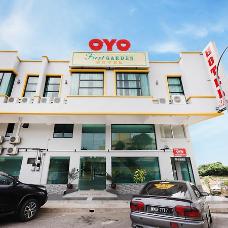 오요 44043 퍼스트 가든 호텔 콴탄 외부 사진